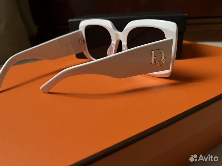 Солнцезащитные очки женские Dior