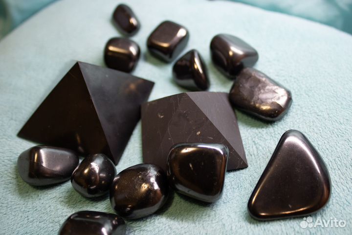 Пирамида из Шунгита полированная 3-10 см