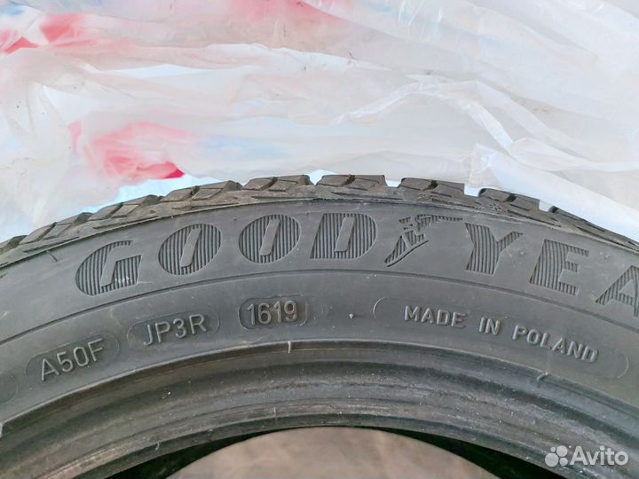 Goodyear UltraGrip Ice 2 205/55 R16 94