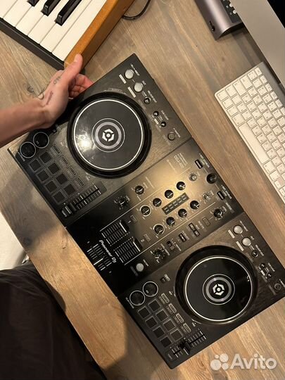 DJ контроллер Pioneer DDJ-400