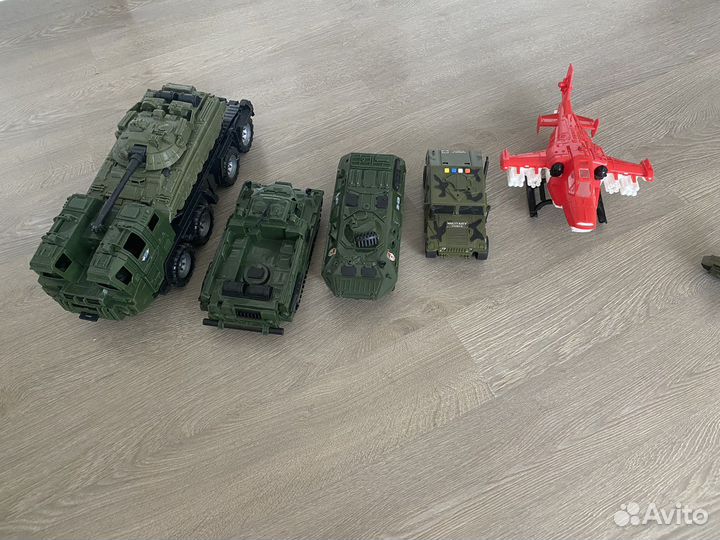 Военная техника танк, бтр, машина, самолет