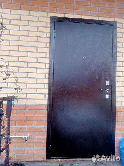 Дверь входная металлическая