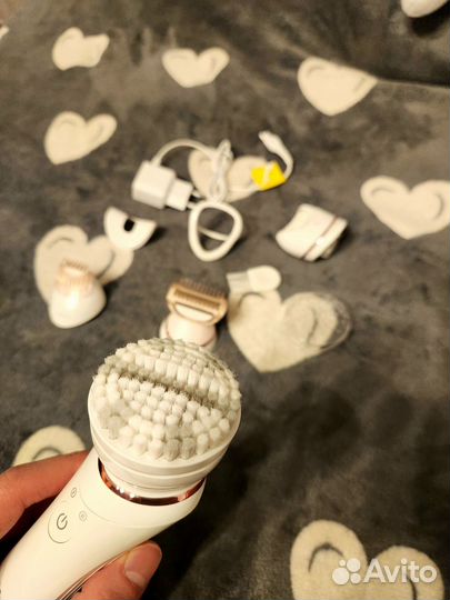 Эпилятор Philips BRE735 Series 8000 белый