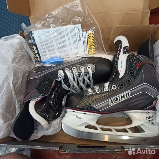 Хоккейные коньки bauer vapor x700. jr 4D