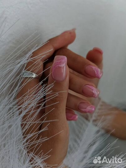 Мастер по маникюру и педикюру