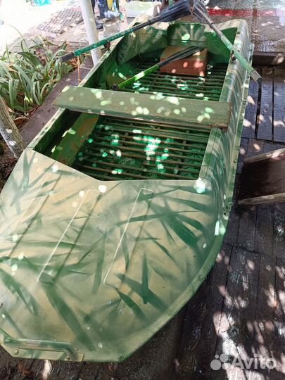 Продаю лодку Романтику