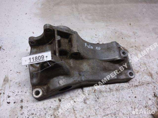 Кронштейн генератора Volkswagen Polo 030145169H