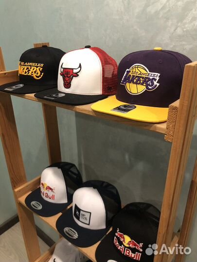 Кепка снэпбэк snapback