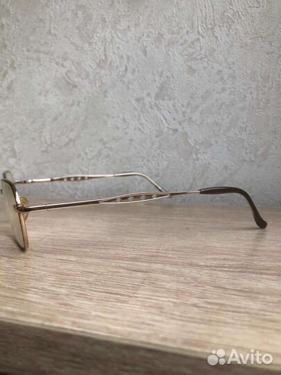 Очки стильные со стеклами и другие в ассортименте