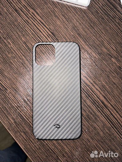 Чехол на iPhone 12