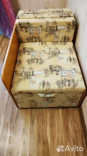 Детская кровать диван,внутри ящики под бельё