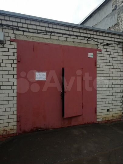 Гараж, > 30 м²