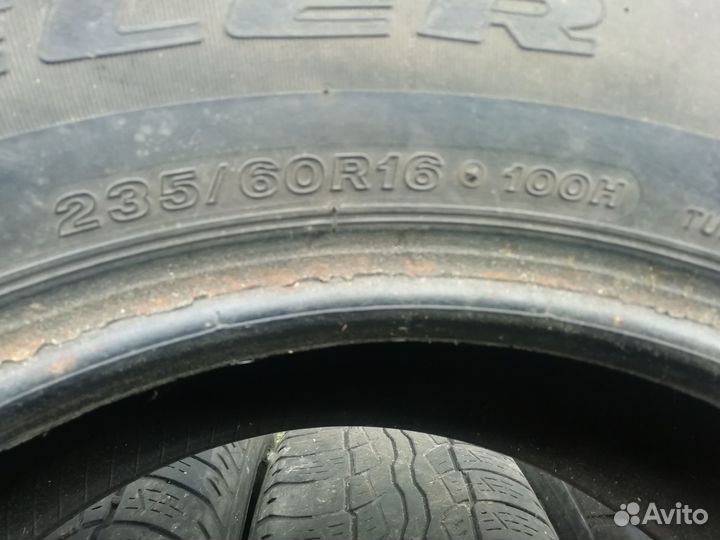 Bridgestone Desert Dueler 235/60 R16 и 235/60 R16