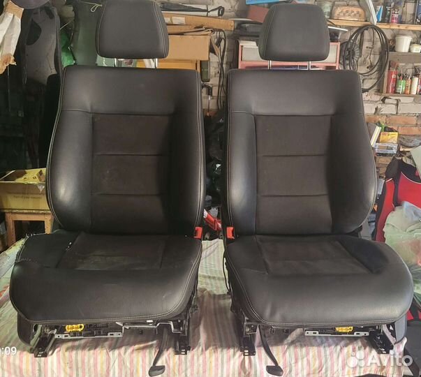 Передние сиденья Мерседес W212