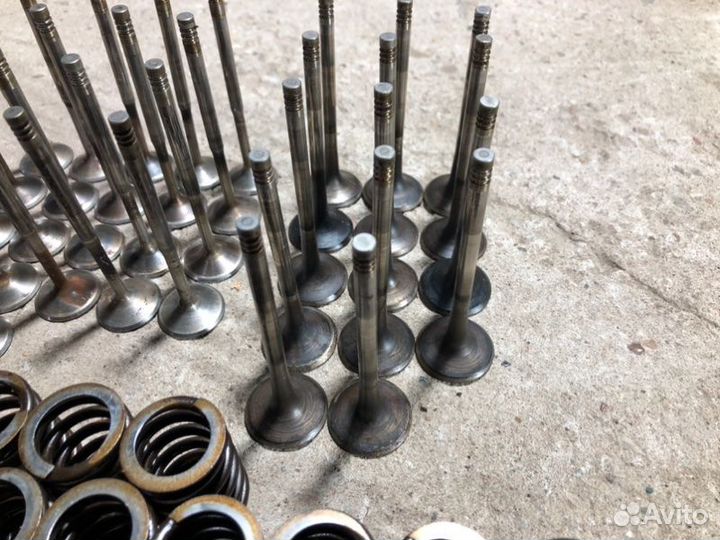 Клапан впускной Audi A8 D2/4D 4.2 AUW 2002