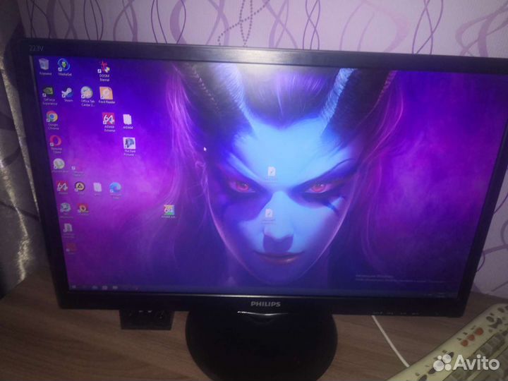 Монитор 22 дюйма Philips 223v5l