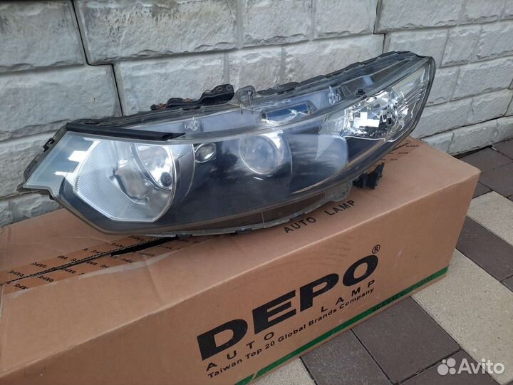 Передние фары Honda Accord 8 2011