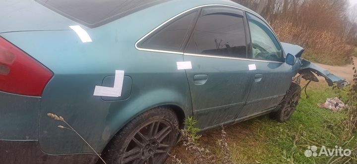 Audi A6 2.5 МТ, 1998, битый, 350 000 км