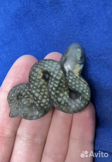 Оберег, змея, корманный тотем из лабродарита
