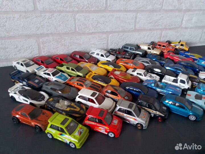 Hot wheels машинки
