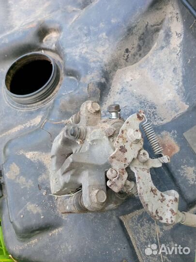 Суппорт задний правый toyota corolla 150