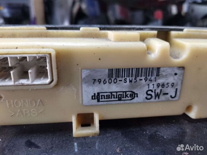 Блок управления климат-контролем Honda Inspire UA1