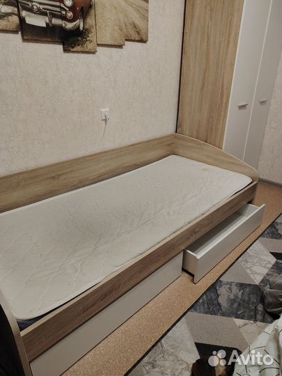 Комплект детской мебели бу