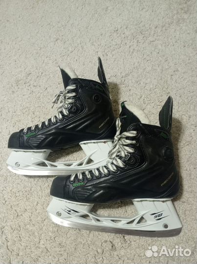 Коньки хоккейные