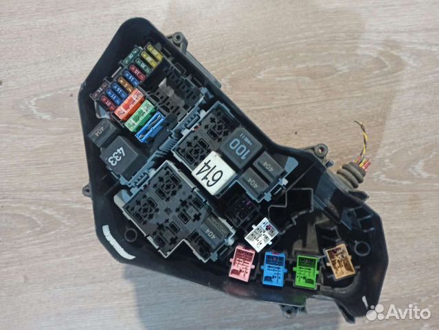 Блок предохранителей Фольксваген Туарег 7L