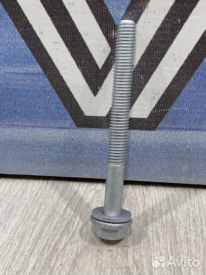 Болт Renault megane 2 Прав