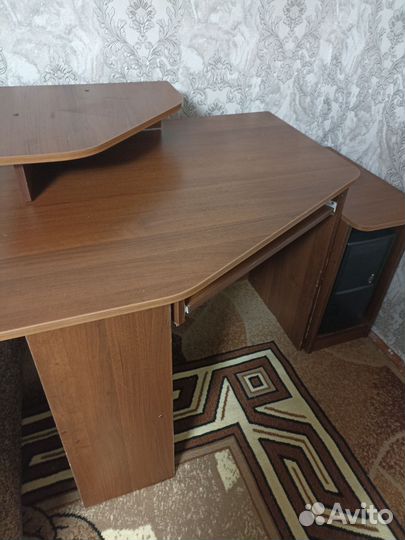 Компьютерный стол