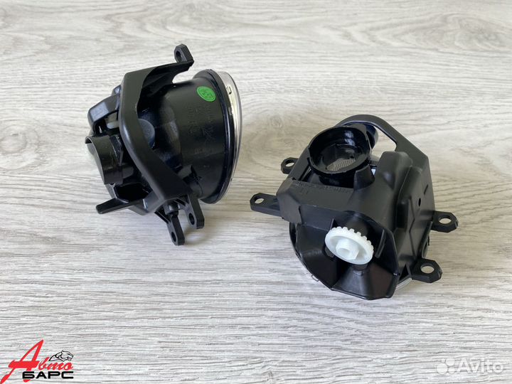 Противотуманная фара Toyota/Lexus