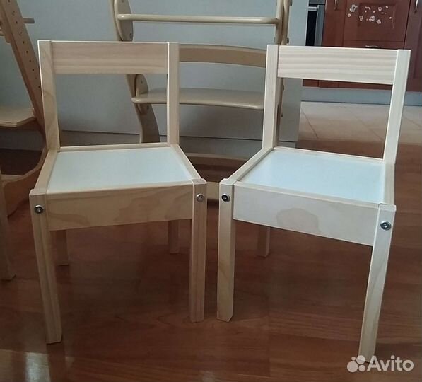 Детский стол с 2-мя стульями (Latt IKEA)