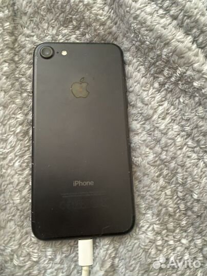 Телефон iPhone 7 32гб
