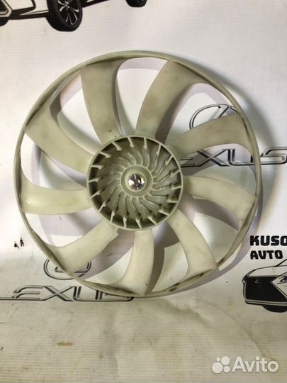 Вентилятор охлаждения радиатора передний правый