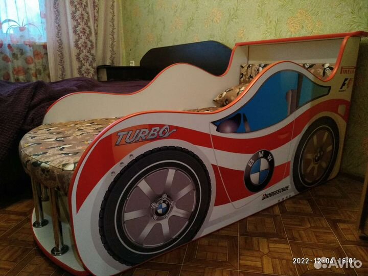 Детская кровать для мальчика машина
