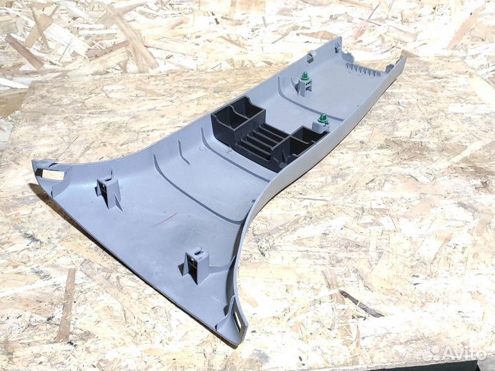 Обшивка стойки правая Subaru Forester S12