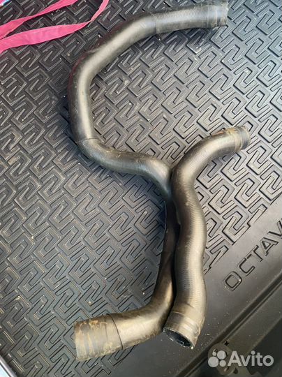 Патрубок системы охлаждения Skoda Octavia A7