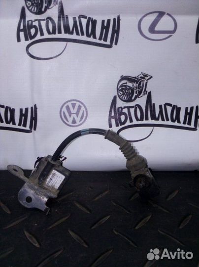 Датчик ускорения передний левый Volkswagen Touareg