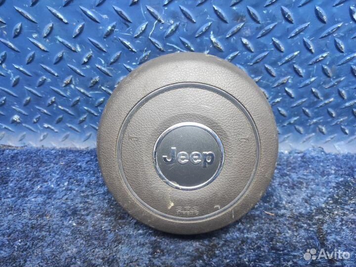 Подушка безопасности в руль Jeep Grand Cherokee 4