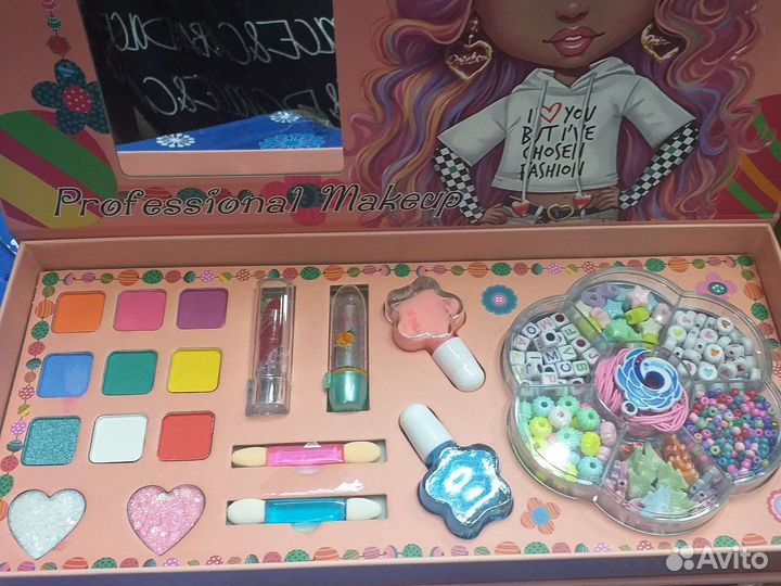 Набор для девочек 2 в одном.косметика и рукоделие