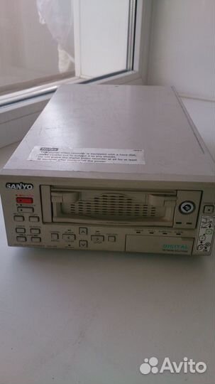 Видеорегистратор Sanyo и видеокамеры