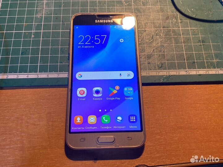 Телефон Samsung galaxy j3 2016