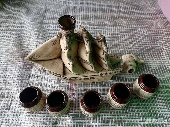 Графин, керамика, в виде парусника