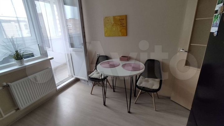 2-к. квартира, 53 м², 4/10 эт.