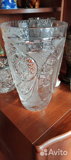 Ваза для цветов хрустальная