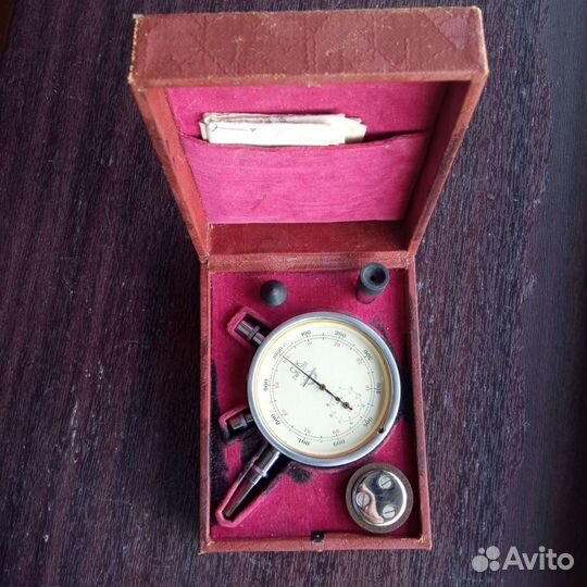 Тахометр часовой