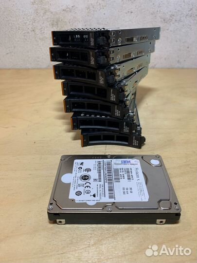 Серверный жесткий диск IBM 300Gb 10k 6Gb/s SAS 2.5