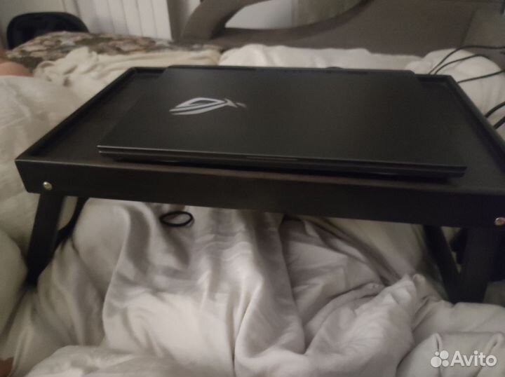 Столик для ноутбука