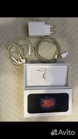iPhone SE, 32 ГБ